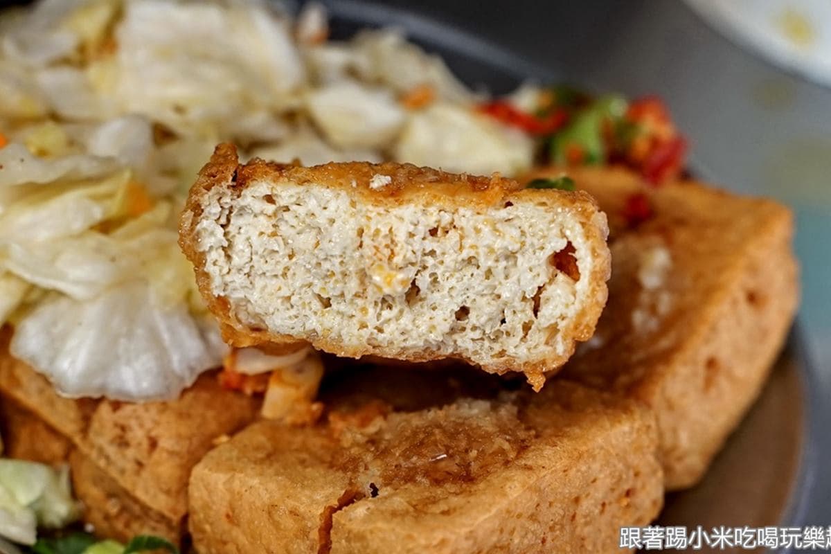 在地人的回憶!50年「雙鍋」臭豆腐搭冰梅泡菜超開胃,嘗鮮必試每日限量「豬眼睛」 在地人的回憶!50年「雙鍋」臭豆腐搭冰梅泡菜超開胃,嘗鮮必試每日限量「豬眼睛」