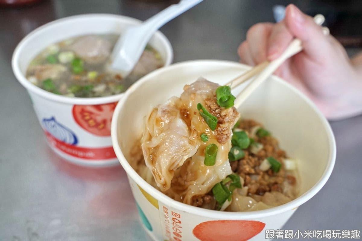在地人的回憶!50年「雙鍋」臭豆腐搭冰梅泡菜超開胃,嘗鮮必試每日限量「豬眼睛」 在地人的回憶!50年「雙鍋」臭豆腐搭冰梅泡菜超開胃,嘗鮮必試每日限量「豬眼睛」