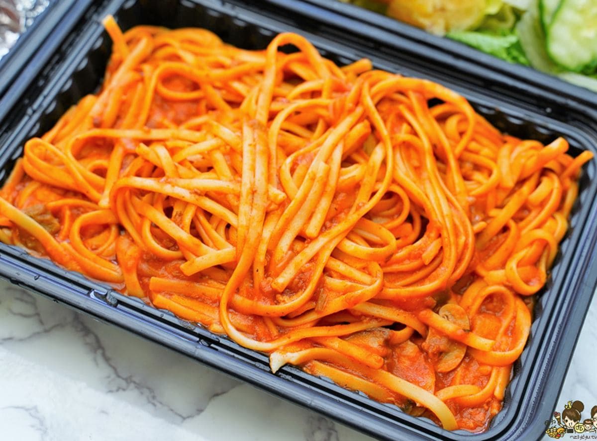 排餐全品項8折!高雄知名牛排館外帶「雙主餐」只要799元,先嗑德國豬腳、厚實霜降牛 排餐全品項8折!高雄知名牛排館外帶「雙主餐」只要799元,先嗑德國豬腳、厚實霜降牛