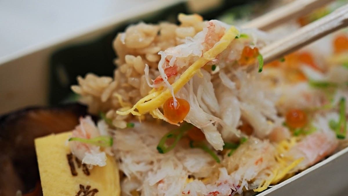 太浮誇!道地懷石料理「外帶便當」鋪滿鱈場、松葉蟹肉,「雙人防疫餐」吃出日本既視感 太浮誇!道地懷石料理「外帶便當」鋪滿鱈場、松葉蟹肉,「雙人防疫餐」吃出日本既視感