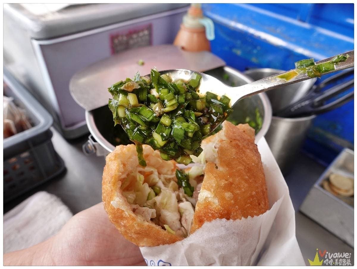 高評價老字號!苗栗「拳頭餡餅」要加靈魂韭菜蒜蓉醬,「黃金比例」紅豆口味每口都甜蜜 高評價老字號!苗栗「拳頭餡餅」要加靈魂韭菜蒜蓉醬,「黃金比例」紅豆口味每口都甜蜜