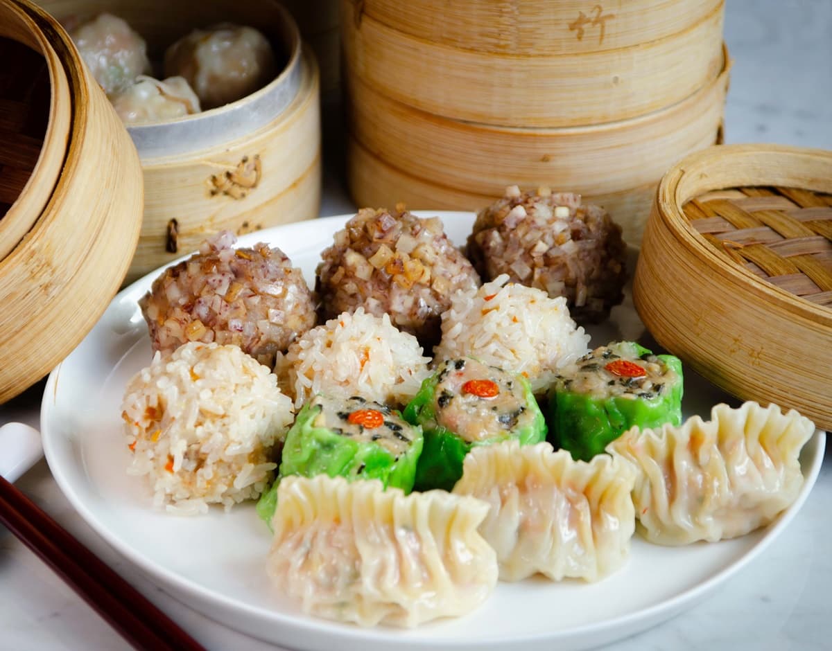 2大港點、粵菜外帶好康!任選30道「港點吃到飽」,每人不到400元整桌粵菜可吃 2大港點、粵菜外帶好康!任選30道「港點吃到飽」,每人不到400元整桌粵菜可吃