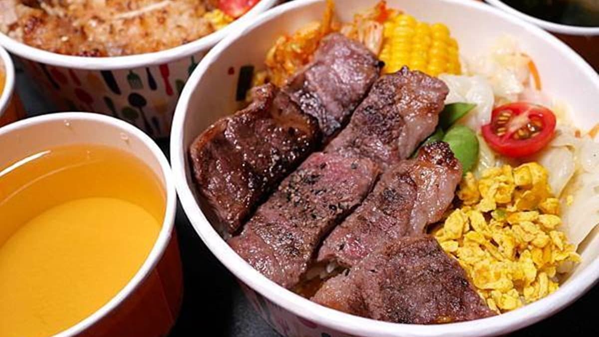 CP值超高!日式燒肉店「Prime牛小排」餐盒只要298元,德式「帶骨香腸」鹹香多汁也必點