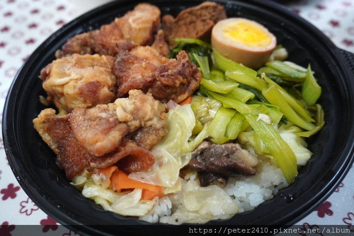外帶日料再+1!高CP值「九宮格便當」有大塊鮭魚、天使蝦,超入味老滷東坡肉也必嘗 外帶日料再+1!高CP值「九宮格便當」有大塊鮭魚、天使蝦,超入味老滷東坡肉也必嘗
