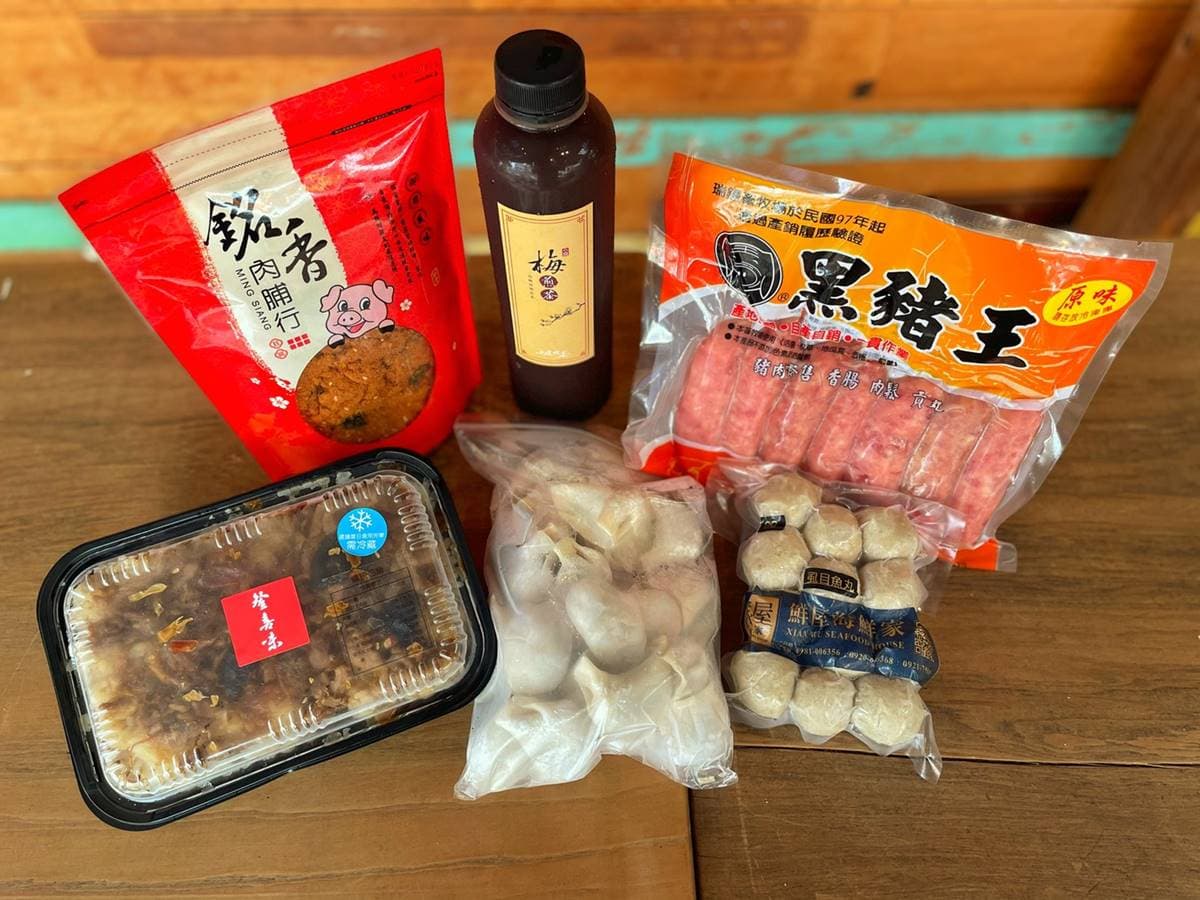 免上市場!名攤防疫包一次嘗6家美食:16小時古法梅煎茶、賣破萬斤香腸、50年客家油飯 免上市場!名攤防疫包一次嘗6家美食:16小時古法梅煎茶、賣破萬斤香腸、50年客家油飯