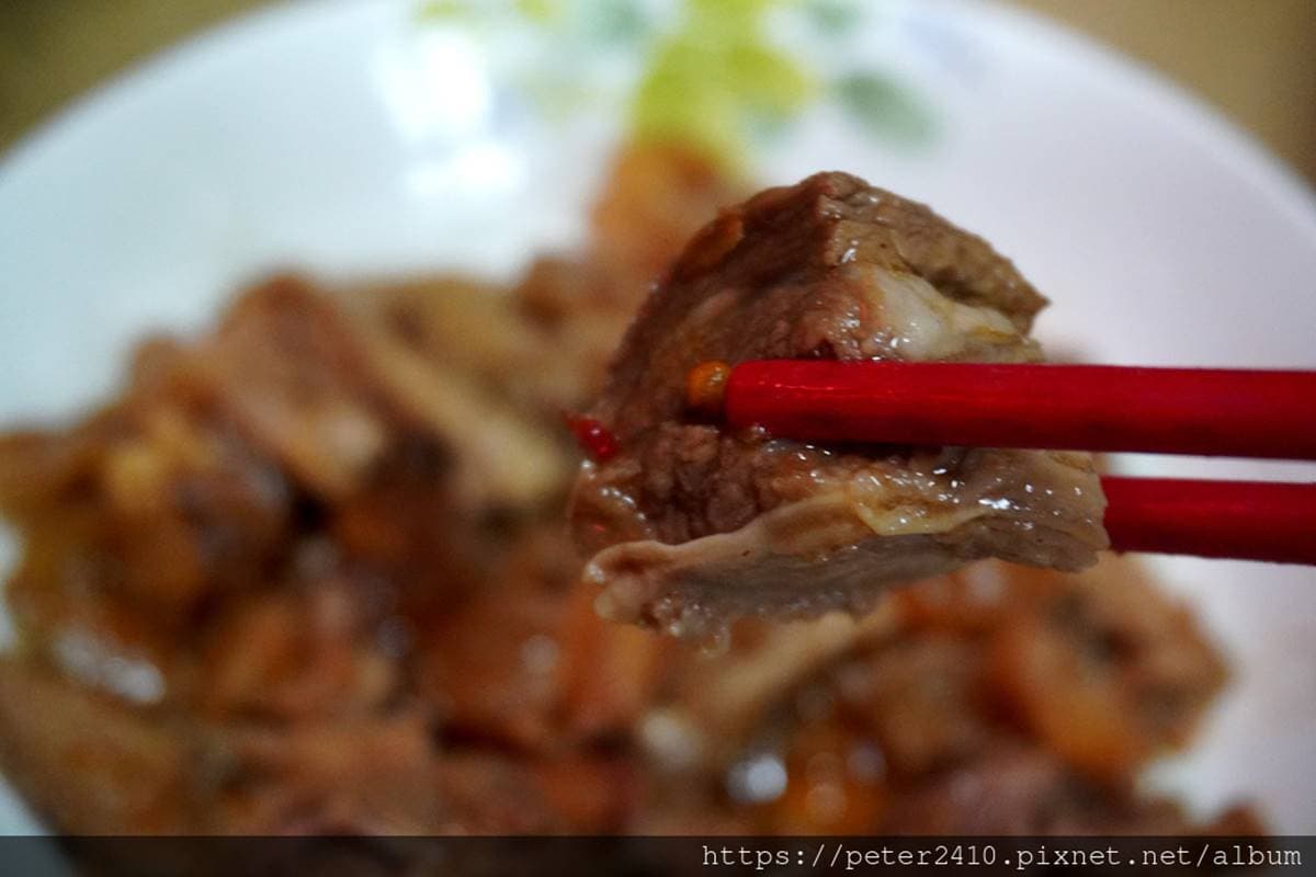 懶人救星!溫體牛專賣店「宅配料理包 」隔水加熱就能吃,濃厚牛肉燥拌飯拌麵都唰嘴 懶人救星!溫體牛專賣店「宅配料理包 」隔水加熱就能吃,濃厚牛肉燥拌飯拌麵都唰嘴