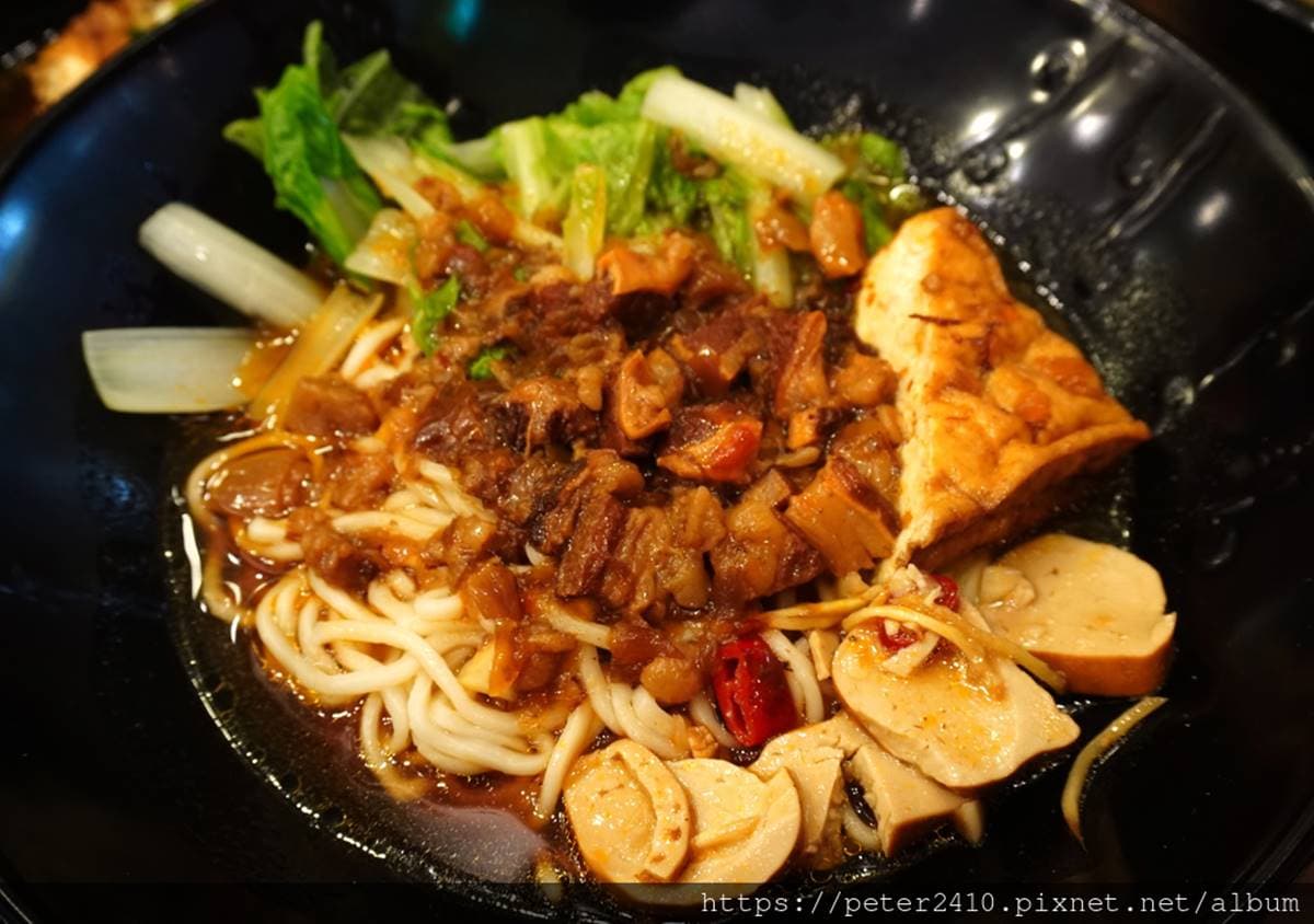 懶人救星!溫體牛專賣店「宅配料理包 」隔水加熱就能吃,濃厚牛肉燥拌飯拌麵都唰嘴 懶人救星!溫體牛專賣店「宅配料理包 」隔水加熱就能吃,濃厚牛肉燥拌飯拌麵都唰嘴