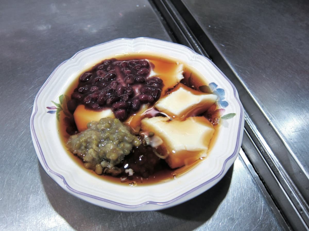 攪碎、不搗碎看出你是哪裡人 !5種「豆花吃法」大公開,這地區會加滷味、香菜 攪碎、不搗碎看出你是哪裡人 !5種「豆花吃法」大公開,這地區會加滷味、香菜