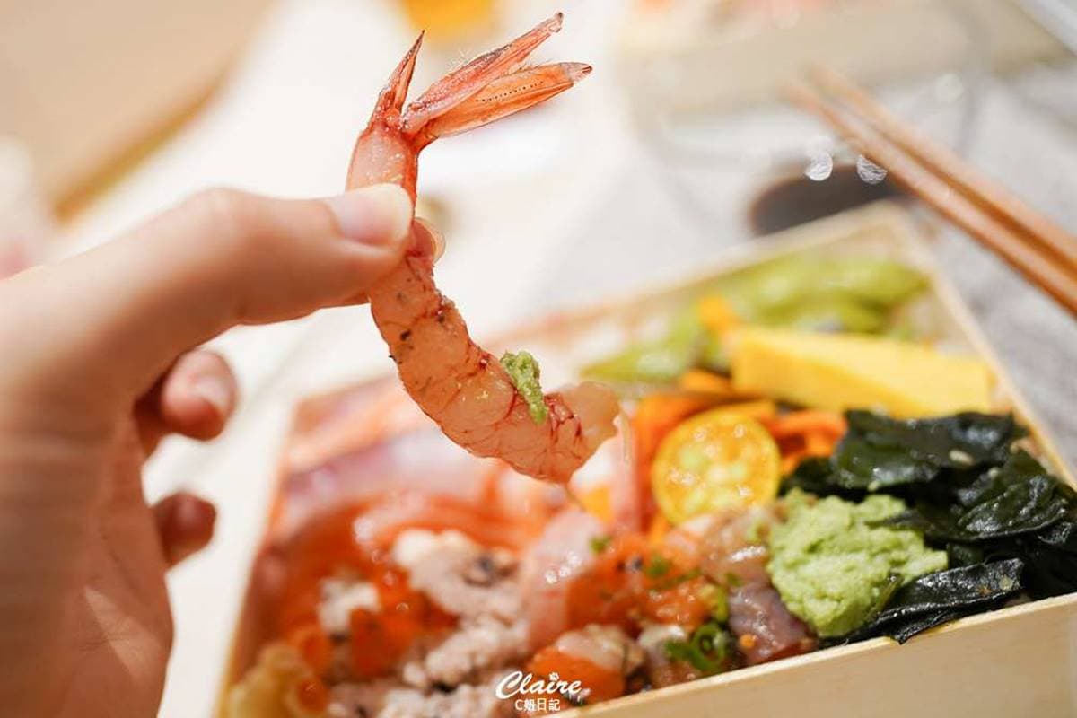 只要199元!高CP居酒屋外帶「豪華海鮮丼」生魚片、鮮蝦鋪到滿,還有蝦頭味噌湯免費喝 只要199元!高CP居酒屋外帶「豪華海鮮丼」生魚片、鮮蝦鋪到滿,還有蝦頭味噌湯免費喝