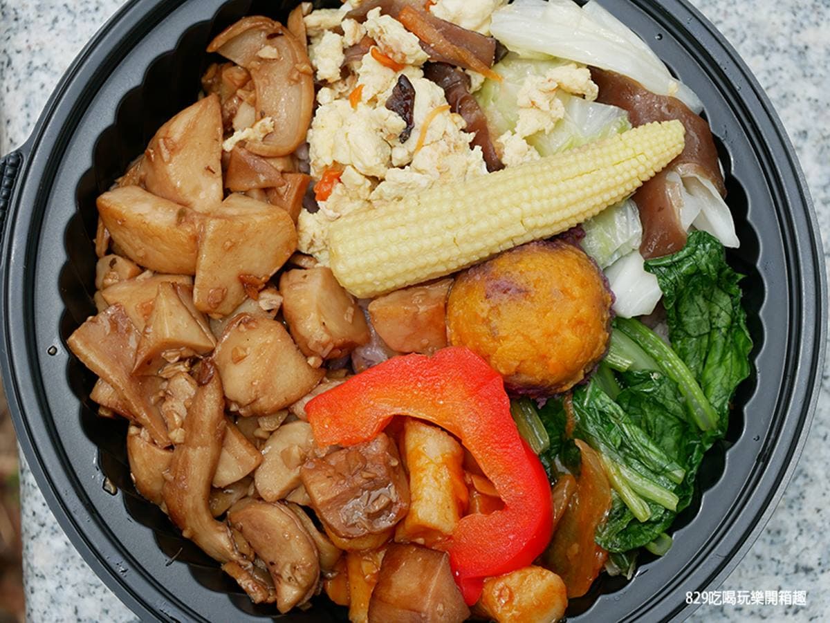 限量請預訂!大分量「手作餐盒」必吃祕製壺底醬油滷排骨,人氣無骨椒麻雞酸辣超開胃 限量請預訂!大分量「手作餐盒」必吃祕製壺底醬油滷排骨,人氣無骨椒麻雞酸辣超開胃