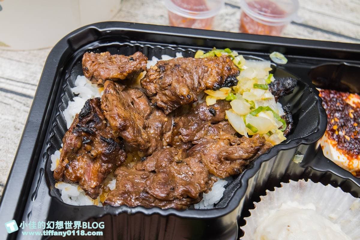 289元吃到撐!人氣韓餐「定食便當」塞滿9種小菜,必嗑嫩烤橫隔膜、香脆厚豬五花 289元吃到撐!人氣韓餐「定食便當」塞滿9種小菜,必嗑嫩烤橫隔膜、香脆厚豬五花