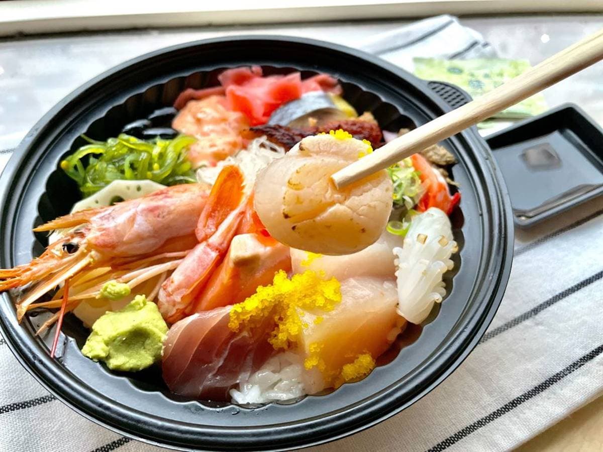海鮮控請進!高CP值「日料丼飯」1碗嘗13種海鮮,先嗑超大尾天使紅蝦、炙燒干貝 海鮮控請進!高CP值「日料丼飯」1碗嘗13種海鮮,先嗑超大尾天使紅蝦、炙燒干貝