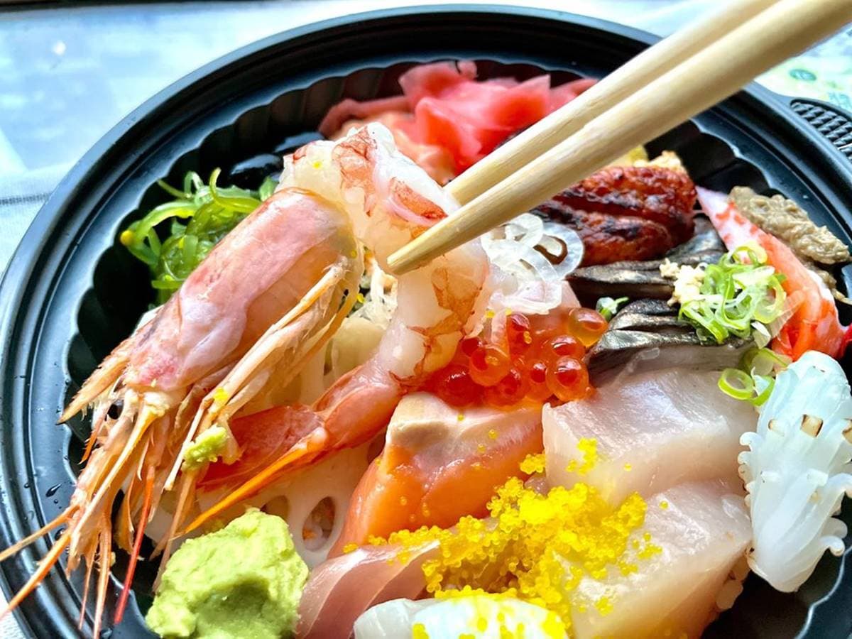 海鮮控請進!高CP值「日料丼飯」1碗嘗13種海鮮,先嗑超大尾天使紅蝦、炙燒干貝 海鮮控請進!高CP值「日料丼飯」1碗嘗13種海鮮,先嗑超大尾天使紅蝦、炙燒干貝