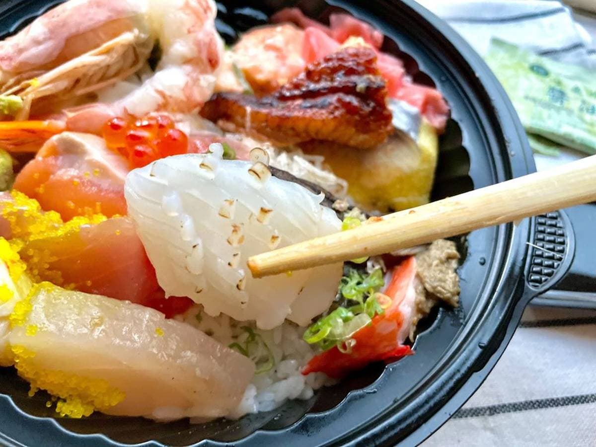 海鮮控請進!高CP值「日料丼飯」1碗嘗13種海鮮,先嗑超大尾天使紅蝦、炙燒干貝 海鮮控請進!高CP值「日料丼飯」1碗嘗13種海鮮,先嗑超大尾天使紅蝦、炙燒干貝