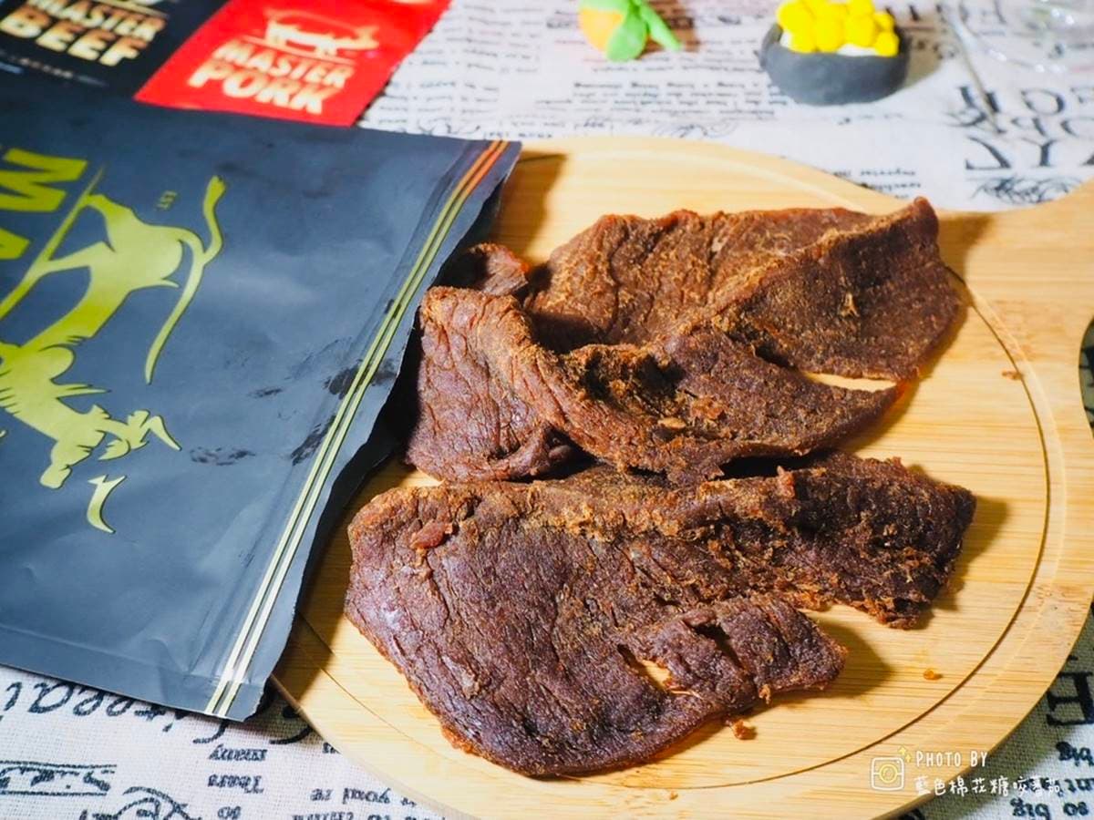 追劇必備!高人氣「肉乾禮盒」先嗑獨家中藥配方麻辣口味,加推黑金剛「爆米香」超唰嘴 追劇必備!高人氣「肉乾禮盒」先嗑獨家中藥配方麻辣口味,加推黑金剛「爆米香」超唰嘴