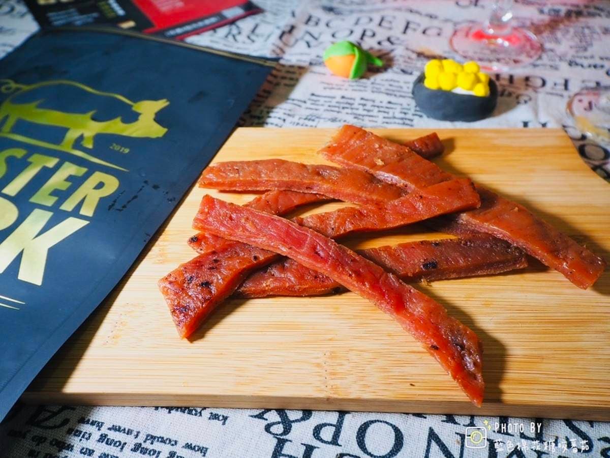 追劇必備!高人氣「肉乾禮盒」先嗑獨家中藥配方麻辣口味,加推黑金剛「爆米香」超唰嘴 追劇必備!高人氣「肉乾禮盒」先嗑獨家中藥配方麻辣口味,加推黑金剛「爆米香」超唰嘴