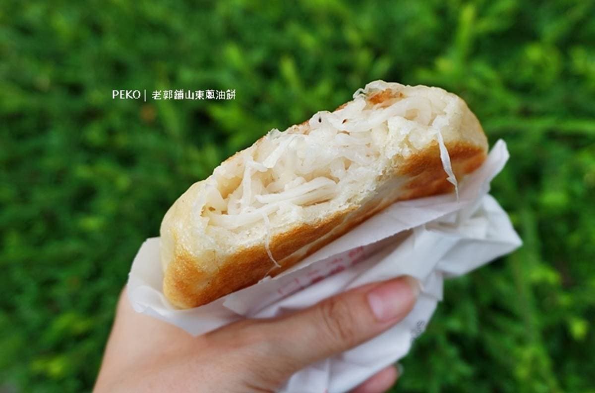 不加1滴油!34年老店「乾煎蔥油餅」爽口又酥脆,滿料韭菜盒晚來吃不到 不加1滴油!34年老店「乾煎蔥油餅」爽口又酥脆,滿料韭菜盒晚來吃不到