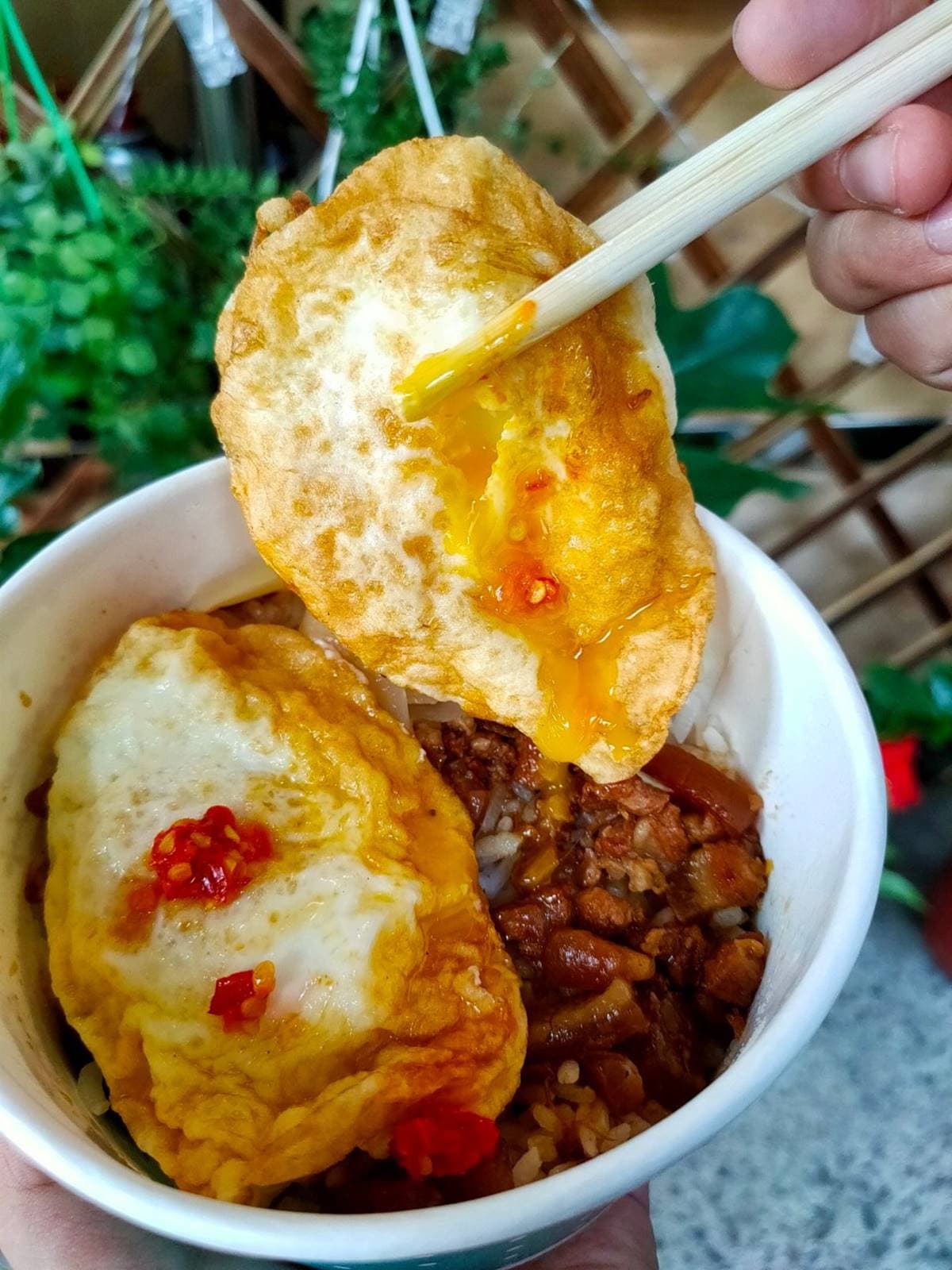 限量秒殺!隱藏版早午餐「炸蛋滷肉飯」爆漿蛋黃超銷魂,「蔥燒豬小本丸」加紫蘇更開胃 限量秒殺!隱藏版早午餐「炸蛋滷肉飯」爆漿蛋黃超銷魂,「蔥燒豬小本丸」加紫蘇更開胃