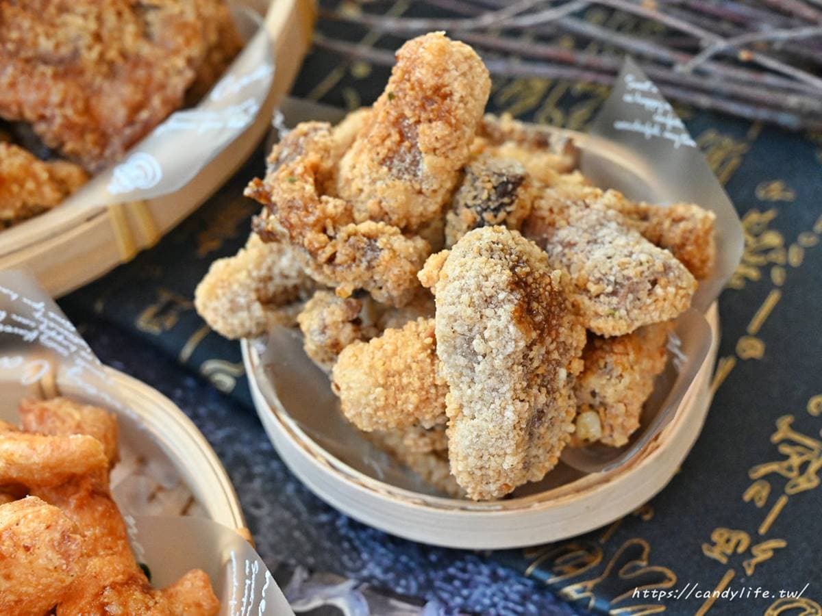 網稱台中最好吃炸物店!招牌「三角骨」涮獨門醬汁更唰嘴,酥脆甜不辣冷掉也美味 網稱台中最好吃炸物店!招牌「三角骨」涮獨門醬汁更唰嘴,酥脆甜不辣冷掉也美味