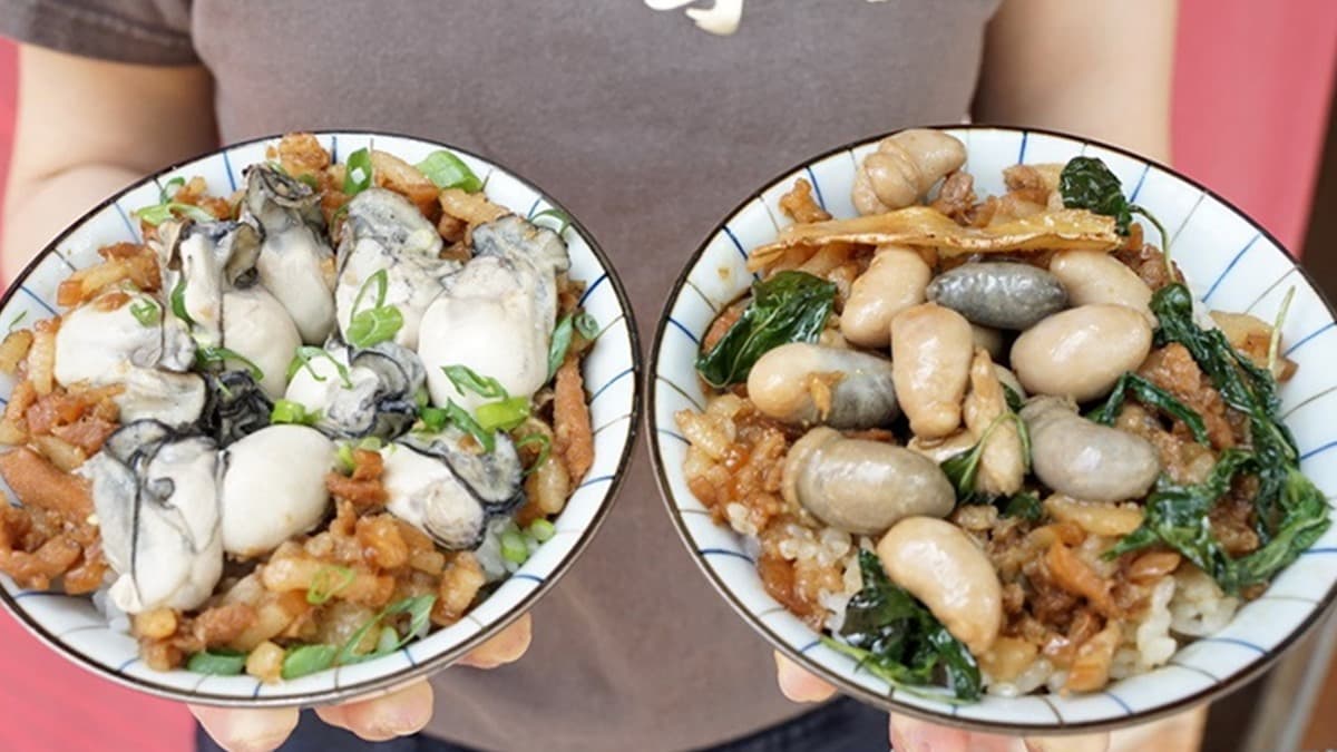每天限量50碗!鋪滿滿「三杯雞佛飯」麻油香鹹中帶甜,「東石蚵滷飯」現點現燙更鮮美