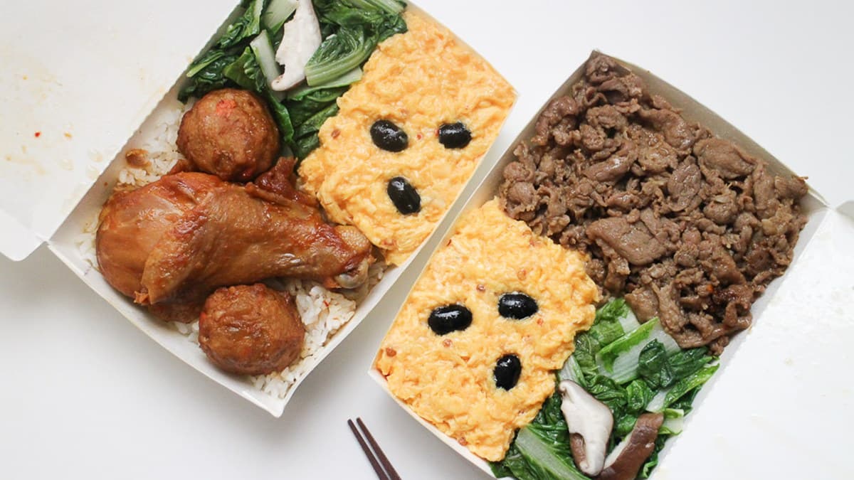 高CP值便當再+1!滿料「燒肉滑蛋飯」只要75元,雙主菜「雞腿滷丸」微辣唰嘴也超欠吃
