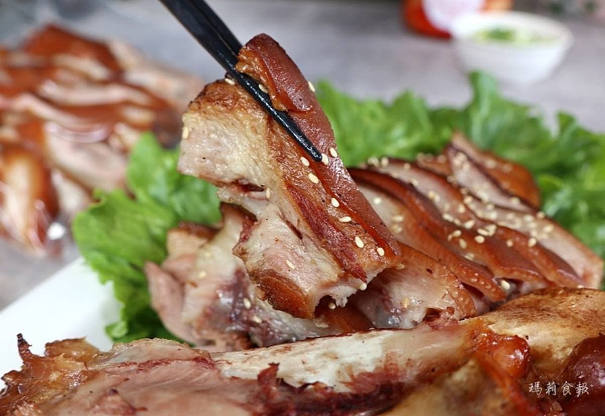 韓國老闆開的道地韓餐!Q彈豬腳料理包撕開就能吃,整隻「人蔘雞」塞滿中藥只要380元 韓國老闆開的道地韓餐!Q彈豬腳料理包撕開就能吃,整隻「人蔘雞」塞滿中藥只要380元