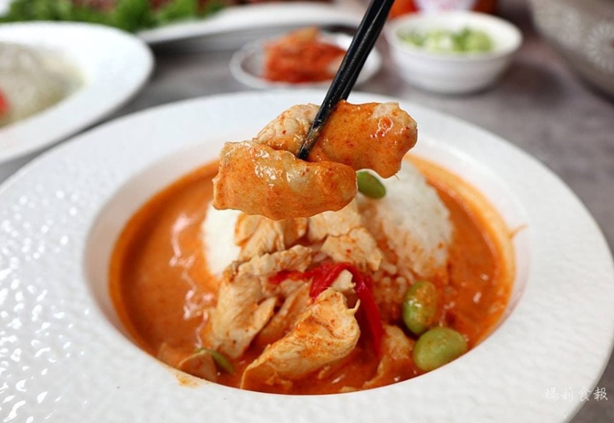 韓國老闆開的道地韓餐!Q彈豬腳料理包撕開就能吃,整隻「人蔘雞」塞滿中藥只要380元 韓國老闆開的道地韓餐!Q彈豬腳料理包撕開就能吃,整隻「人蔘雞」塞滿中藥只要380元