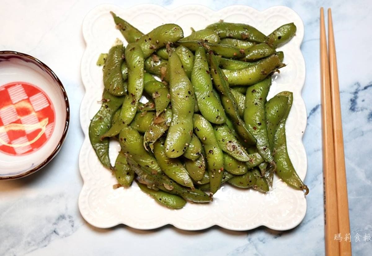 韓國老闆開的道地韓餐!Q彈豬腳料理包撕開就能吃,整隻「人蔘雞」塞滿中藥只要380元 韓國老闆開的道地韓餐!Q彈豬腳料理包撕開就能吃,整隻「人蔘雞」塞滿中藥只要380元