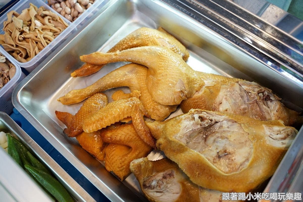 夏天吃最對味!煙燻「舒肥鹽水雞」搭特製祕醬超Juicy,下酒必點無骨鳳爪、爽脆鴨腸 夏天吃最對味!煙燻「舒肥鹽水雞」搭特製祕醬超Juicy,下酒必點無骨鳳爪、爽脆鴨腸