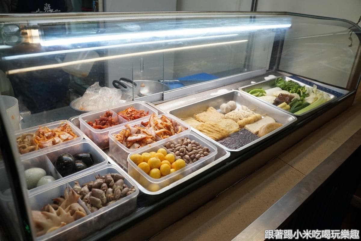 夏天吃最對味!煙燻「舒肥鹽水雞」搭特製祕醬超Juicy,下酒必點無骨鳳爪、爽脆鴨腸 夏天吃最對味!煙燻「舒肥鹽水雞」搭特製祕醬超Juicy,下酒必點無骨鳳爪、爽脆鴨腸