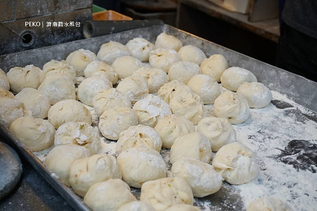 前總統御用早餐!「西點酵母水煎包」厚實麵皮口感像煎餅,飽嘴韭菜盒餡料豐富也必嘗 前總統御用早餐!「西點酵母水煎包」厚實麵皮口感像煎餅,飽嘴韭菜盒餡料豐富也必嘗