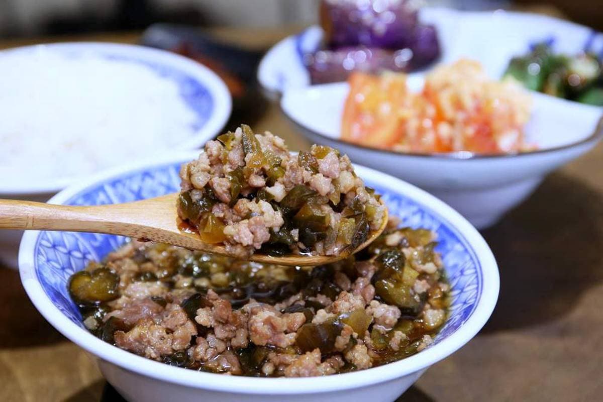 【新開店】買一送一!古早味麵店必嘗Q彈「拉仔麵」,每日鮮榨豬油「微笑拌飯」超療癒 【新開店】買一送一!古早味麵店必嘗Q彈「拉仔麵」,每日鮮榨豬油「微笑拌飯」超療癒