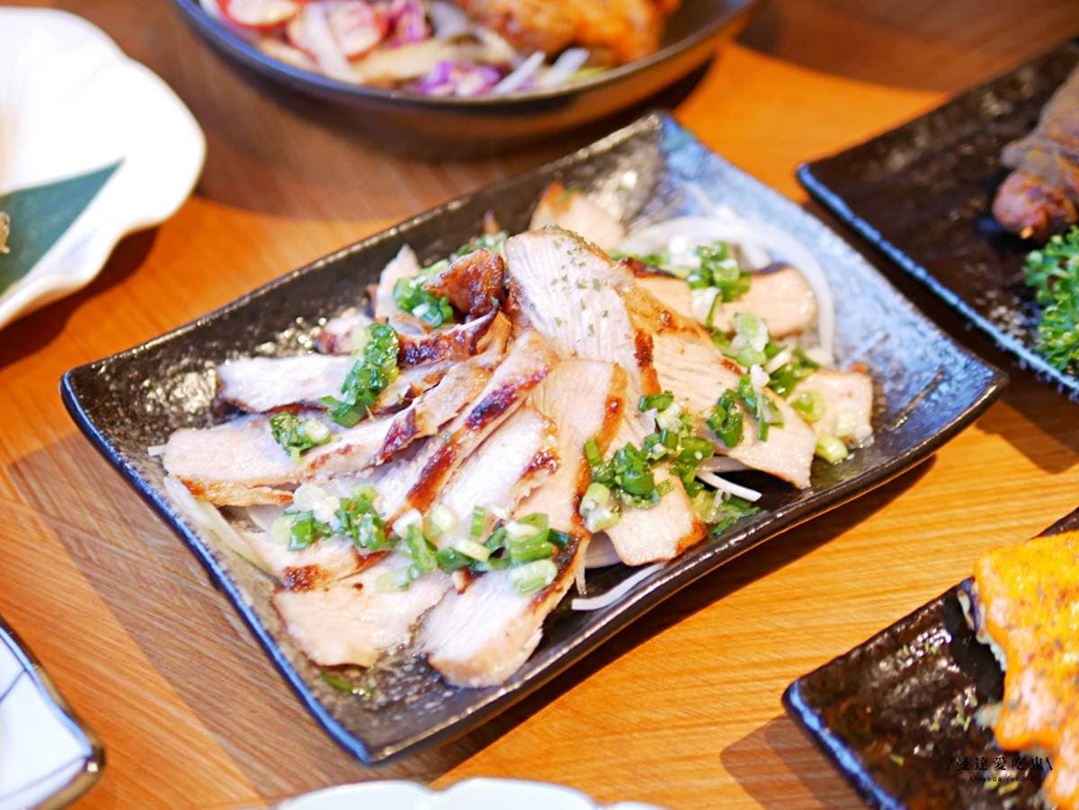 五星級主廚坐鎮!道地居酒屋必點微甜「焦糖鮭魚握壽司」,薄皮酥炸軟殼蟹愈咬愈唰嘴 五星級主廚坐鎮!道地居酒屋必點微甜「焦糖鮭魚握壽司」,薄皮酥炸軟殼蟹愈咬愈唰嘴