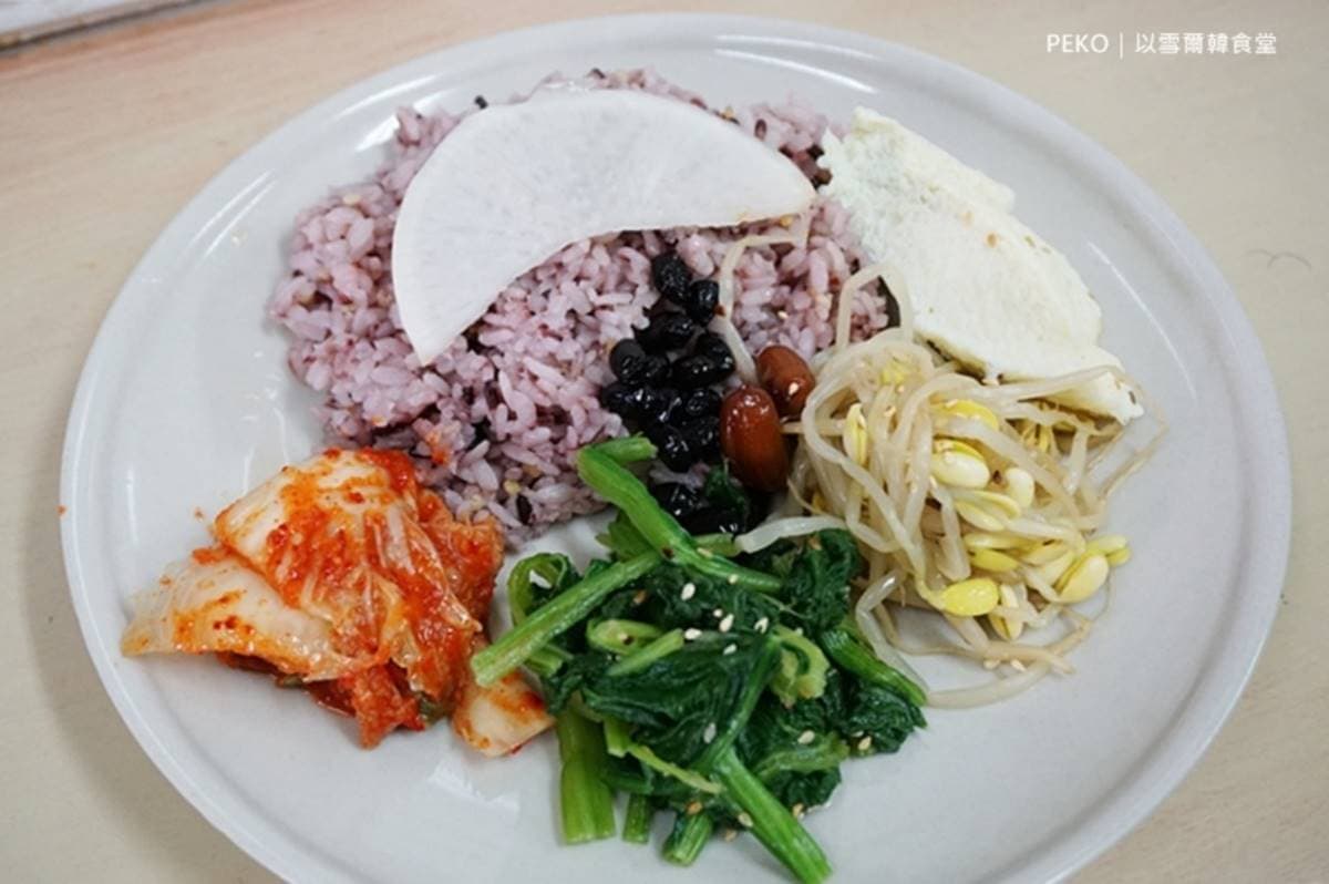 1人外帶開嗑!高CP韓料「馬鈴薯排骨湯」只要100元,軟嫩「豬脊骨」配大醬湯超唰嘴 1人外帶開嗑!高CP韓料「馬鈴薯排骨湯」只要100元,軟嫩「豬脊骨」配大醬湯超唰嘴