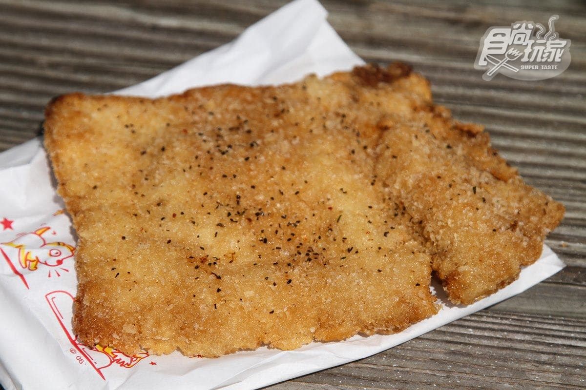 僅此1家!澎湖最強「雙拼炸粿」吃得到海蝦+鯊魚,櫃檯竟然在廚房 僅此1家!澎湖最強「雙拼炸粿」吃得到海蝦+鯊魚,櫃檯竟然在廚房