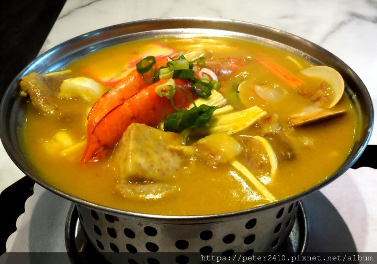 1人開嗑!隱藏版簡餐店「鱈魚砂鍋魚頭」連骨頭都能吃,先炸後滷「蜜汁豬排」也必點 1人開嗑!隱藏版簡餐店「鱈魚砂鍋魚頭」連骨頭都能吃,先炸後滷「蜜汁豬排」也必點