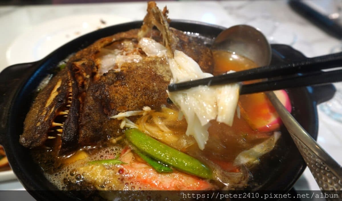 1人開嗑!隱藏版簡餐店「鱈魚砂鍋魚頭」連骨頭都能吃,先炸後滷「蜜汁豬排」也必點 1人開嗑!隱藏版簡餐店「鱈魚砂鍋魚頭」連骨頭都能吃,先炸後滷「蜜汁豬排」也必點