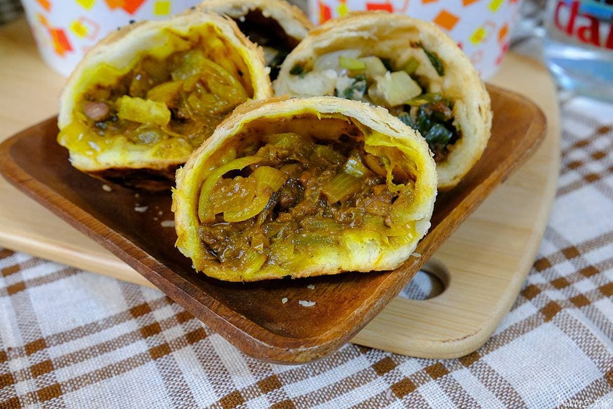 高評價傳統下午茶!「古早味豆花」加粉圓、花生只要35元,「咖哩酥餅」內餡飽滿也必嘗 高評價傳統下午茶!「古早味豆花」加粉圓、花生只要35元,「咖哩酥餅」內餡飽滿也必嘗