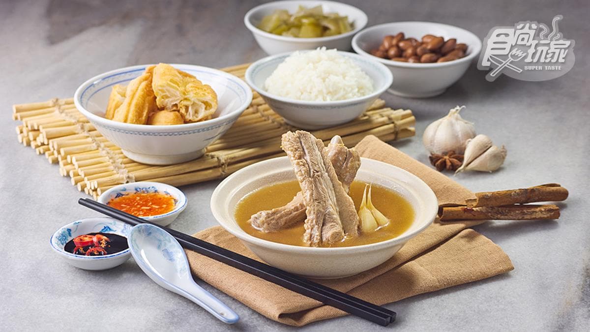 免飛新加坡!老字號「肉骨茶」吃得到扎實豬肋排,濃郁湯頭再加油條超唰嘴