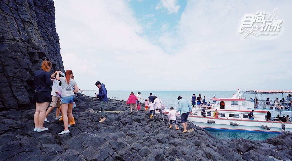 親子出遊新玩法!搭遊艇登「龍蝦島」賞天然水族箱,還能吃超鮮甜現煮「龍蝦泡麵」 親子出遊新玩法!搭遊艇登「龍蝦島」賞天然水族箱,還能吃超鮮甜現煮「龍蝦泡麵」