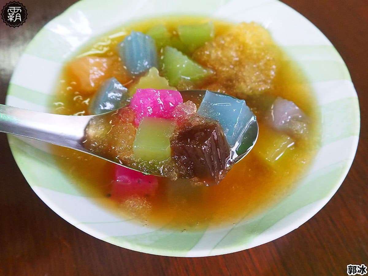 老闆超佛心!北中南15家滿料剉冰:超吸睛摩艾冰磚、夢幻彩虹粉粿、「國聖燈塔」麵茶冰 老闆超佛心!北中南15家滿料剉冰:超吸睛摩艾冰磚、夢幻彩虹粉粿、「國聖燈塔」麵茶冰