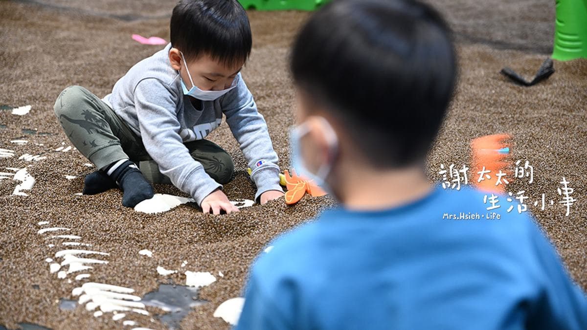 小孩玩瘋了!親子飯店出門就是賽車道,爽玩百萬球池、巨型溜滑梯 小孩玩瘋了!親子飯店出門就是賽車道,爽玩百萬球池、巨型溜滑梯