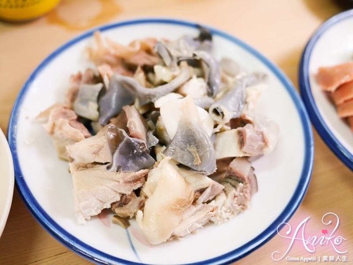 老饕最愛古早味!60年老店「黑白切」必嗑招牌蟹丸,再搭「靈魂醬料」更唰嘴 老饕最愛古早味!60年老店「黑白切」必嗑招牌蟹丸,再搭「靈魂醬料」更唰嘴