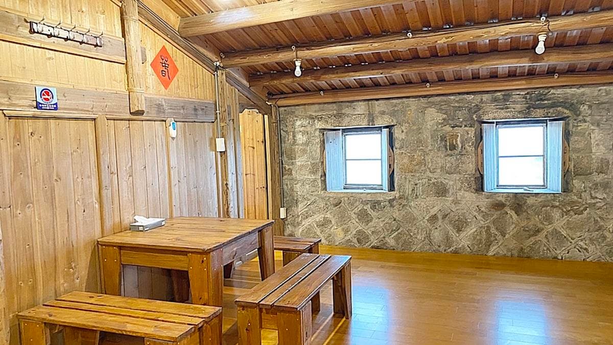1秒穿越!入住百年石頭屋打卡「台灣小地中海」,開窗就能賞超夢幻海景 1秒穿越!入住百年石頭屋打卡「台灣小地中海」,開窗就能賞超夢幻海景