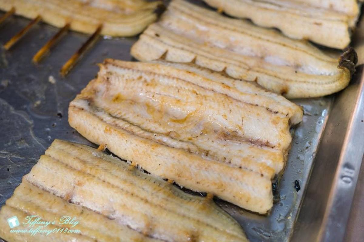 網美系鰻魚料理!打卡必點繽紛毛毬壽司,大分量「鰻魚桶飯」台灣特有吃法要加溫泉蛋 網美系鰻魚料理!打卡必點繽紛毛毬壽司,大分量「鰻魚桶飯」台灣特有吃法要加溫泉蛋