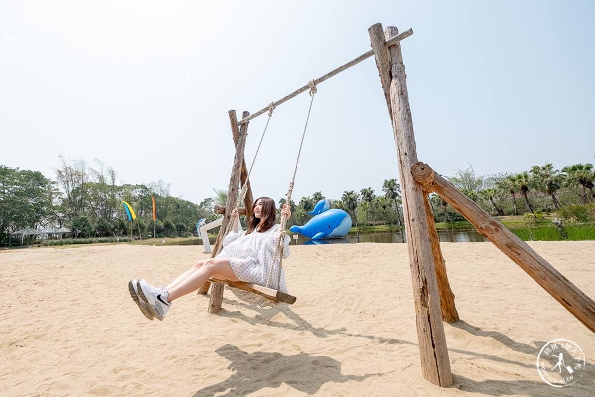 1秒到海島!南洋風打卡點「純白沙灘」拍偽出國美照,再走油紙傘隧道賞彩虹光影 1秒到海島!南洋風打卡點「純白沙灘」拍偽出國美照,再走油紙傘隧道賞彩虹光影