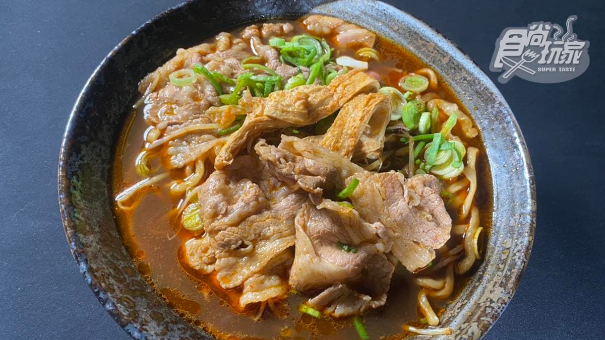 愛吃辣快來!「麻辣老虎麵」湯頭喝得到椒麻香,豆皮、鴨血吸滿湯汁超夠味