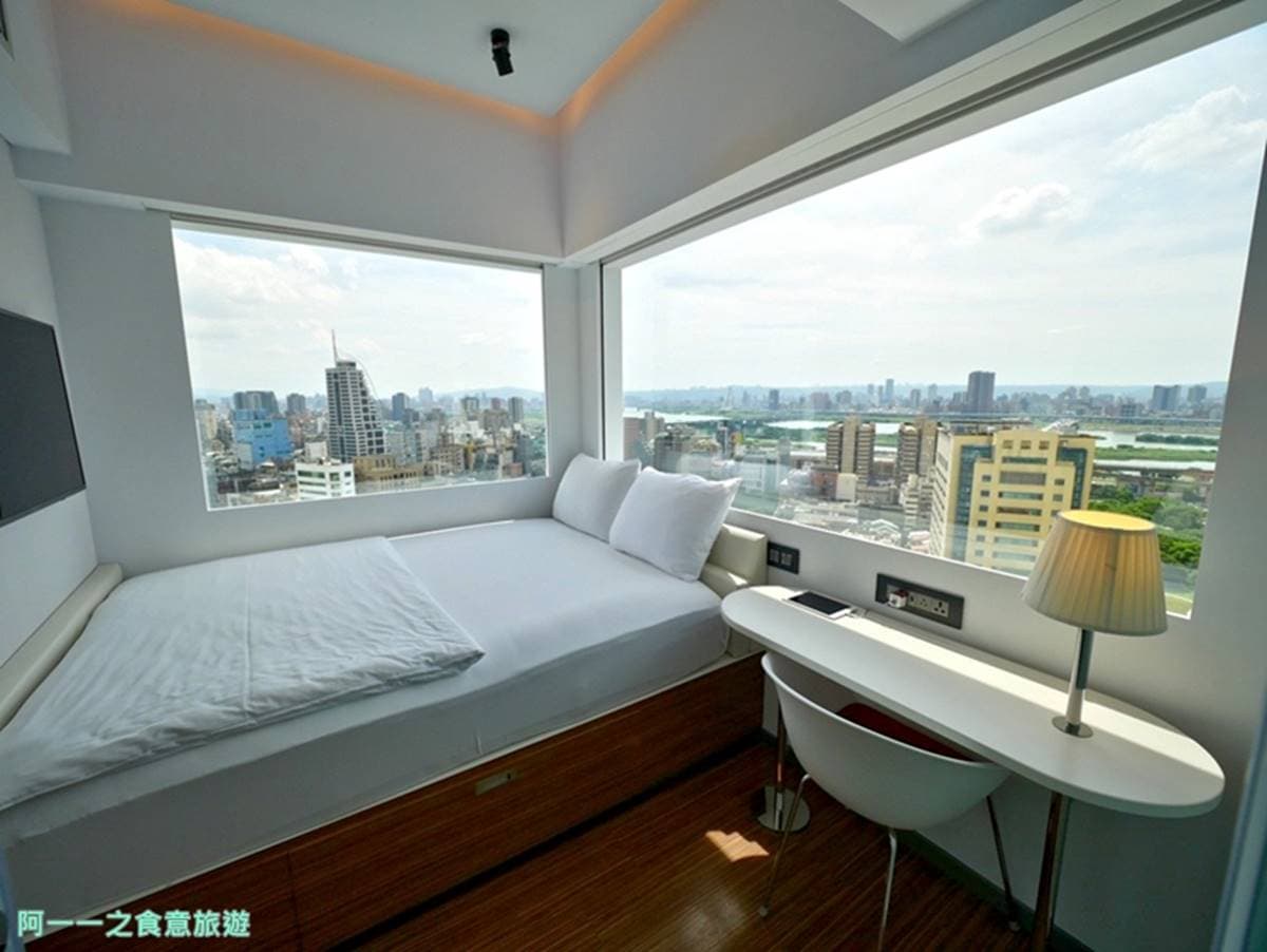 平日不用2000元!網美系旅店打卡必住「隱藏版雙景房」,咖啡廳夜晚變身微醺酒吧 平日不用2000元!網美系旅店打卡必住「隱藏版雙景房」,咖啡廳夜晚變身微醺酒吧