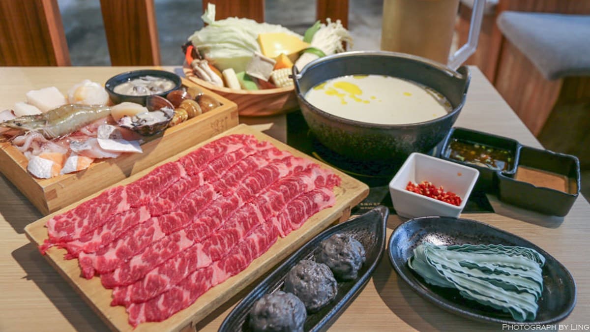 木曜粉朝聖!明星火鍋店主打「濕式熟成肉品」,軟嫩翼板牛涮「厚岸昆布湯底」超對味
