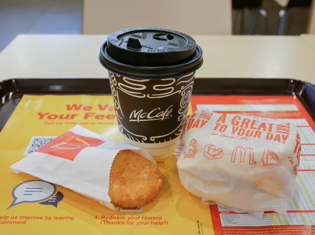 麥粉感動到哭!麥當勞超夯「薯餅」恢復供應,早餐時段、薯餅漢堡強勢回歸 麥粉感動到哭!麥當勞超夯「薯餅」恢復供應,早餐時段、薯餅漢堡強勢回歸